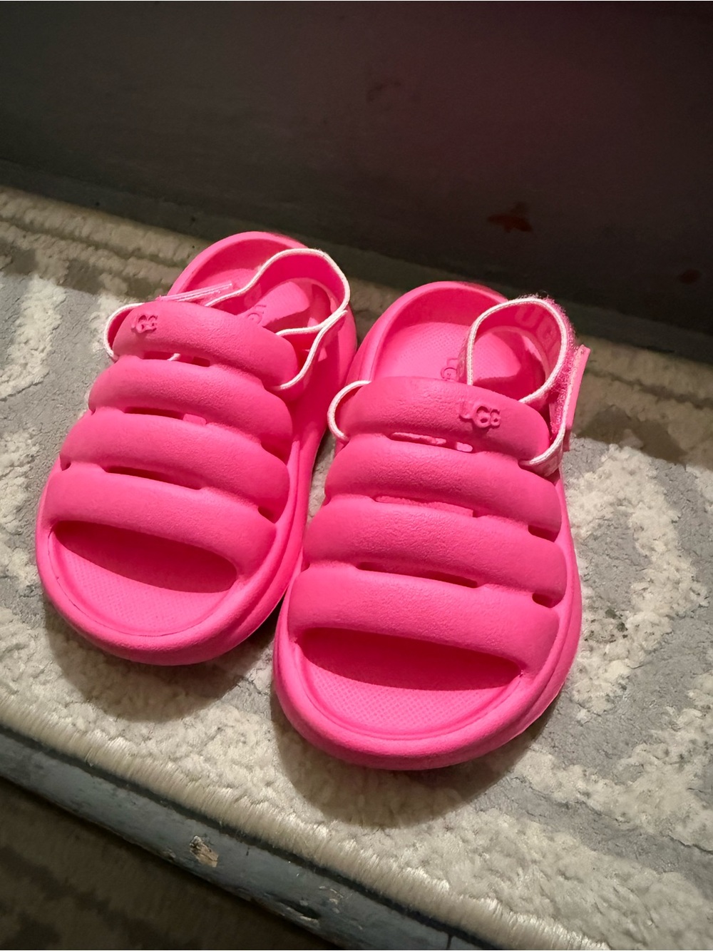 UGG Unisex-Child Sport Yeah Sandal, Taffy Pink, 6 Toddler